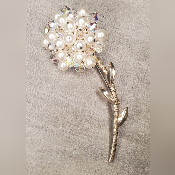 Vintage Brooch Floral Faux Pearl - Picture 1 of 5
